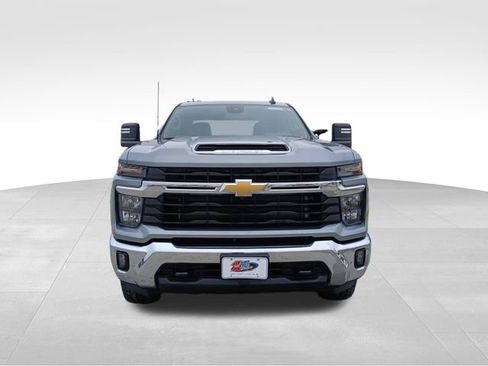 Used 2024 Chevrolet Silverado 2500 LT image 8