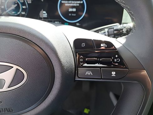New 2026 Hyundai Elantra Limited FWD image 18