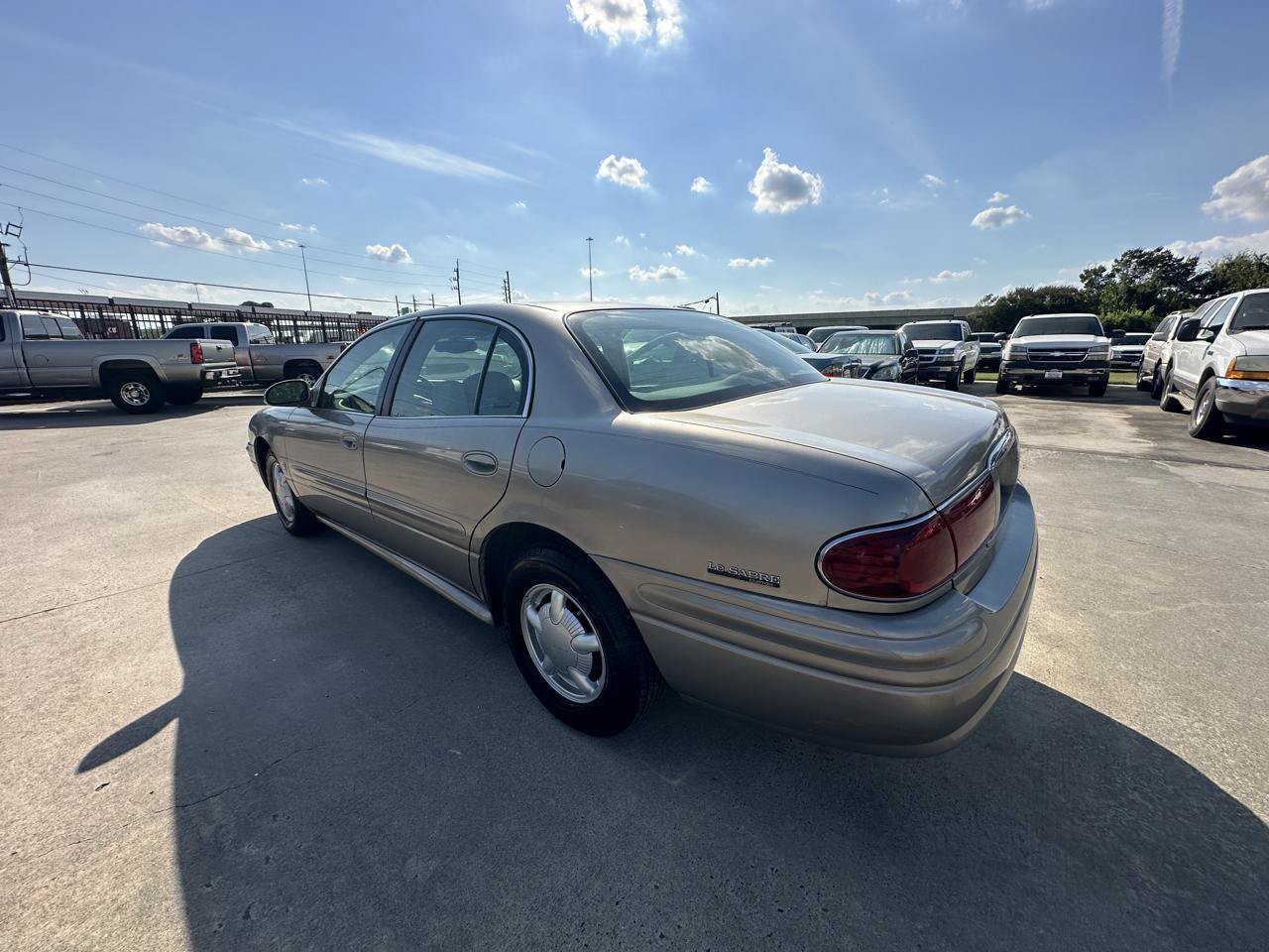 Used 2000 Buick Le Sabre Custom w/ Prestige Opt Pkg FWD image 3