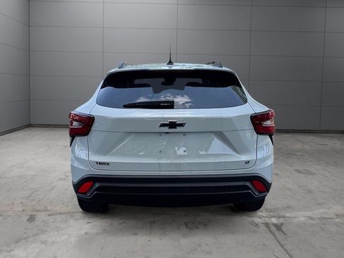 New 2026 Chevrolet Trax LT w/ Driver Confidence Package FWD image 4