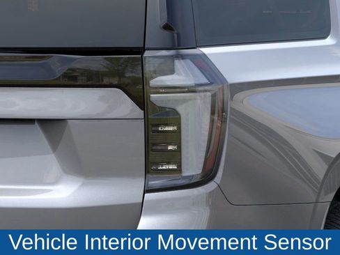 New 2026 Chevrolet Suburban Premier image 11