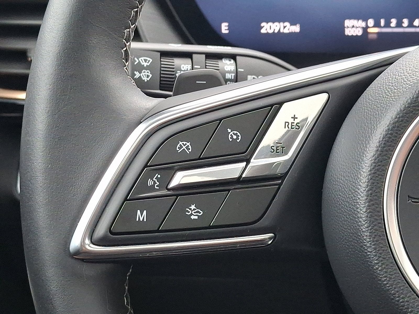 Used 2024 Buick Envision Avenir AWD/4WD image 22