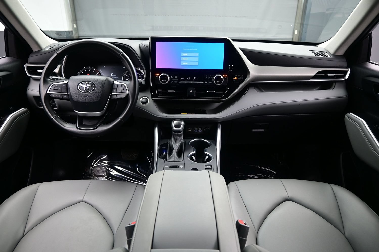 Used 2025 Toyota Highlander XLE AWD/4WD image 18