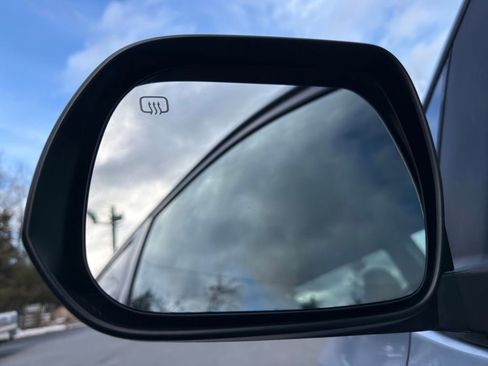 Used 2014 Toyota Sienna LE image 9