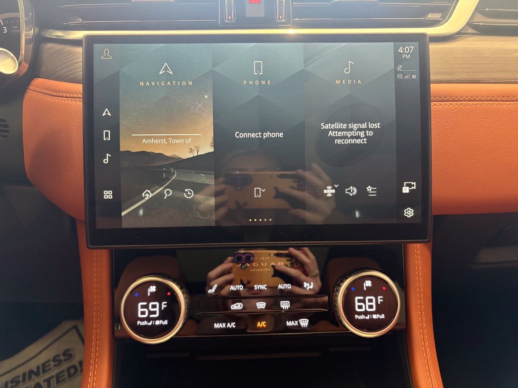 Used 2023 Jaguar F-PACE R-Dynamic S AWD/4WD image 36