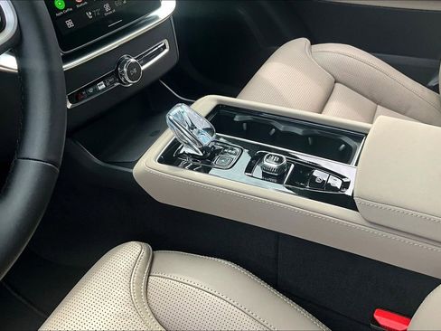New 2026 Volvo XC90 T8 Ultra AWD/4WD image 32