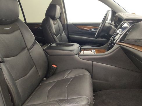 Used 2016 Cadillac Escalade Premium RWD image 21