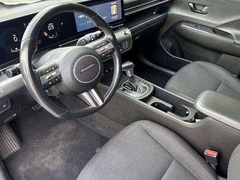Used 2024 Hyundai Kona SEL AWD/4WD image 5
