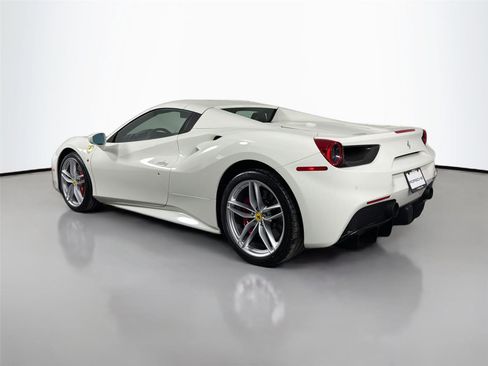 Used 2018 Ferrari 488 Spider RWD image 3