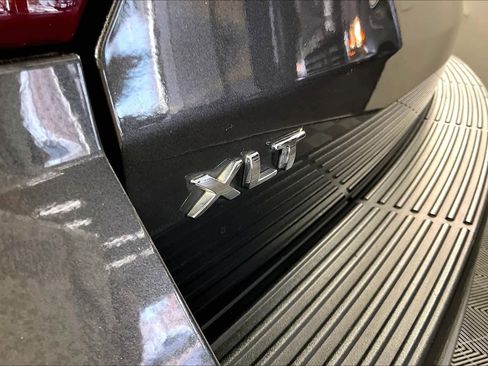 Used 2019 Ford Expedition XLT w/ Equipment Group 202A image 10