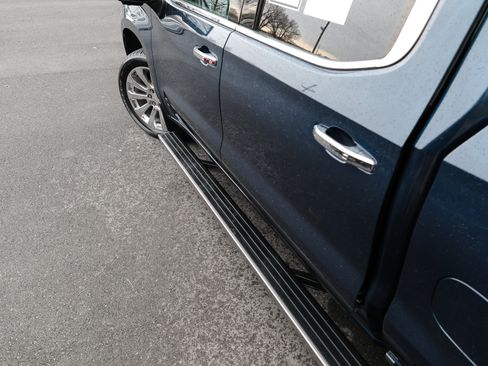 Used 2019 Chevrolet Silverado 1500 High Country w/ Technology Package image 8