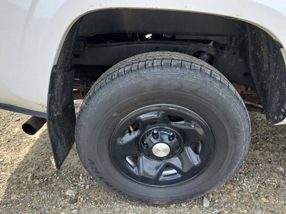 Used 2023 Toyota Tacoma SR w/ SR Convenience Package RWD image 21