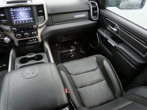 Used 2020 RAM 1500 Laramie AWD/4WD image 10