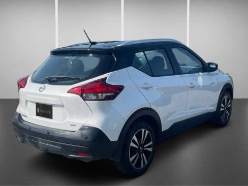 Used 2020 Nissan Kicks SV FWD image 8
