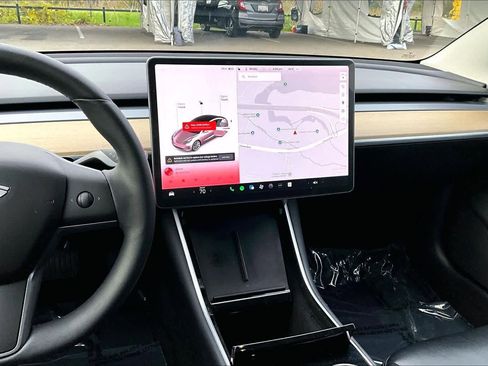 Used 2019 Tesla Model 3 Standard Range Plus image 6