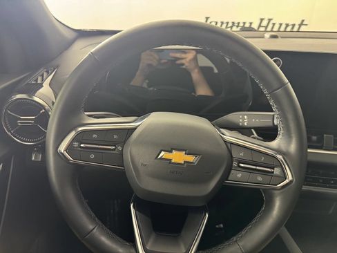 Used 2026 Chevrolet Equinox LT FWD image 12
