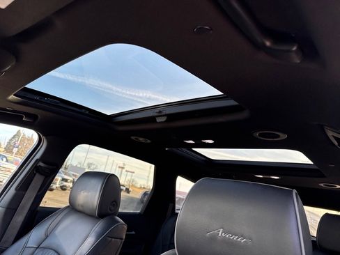 Used 2023 Buick Enclave Avenir w/ Avenir Technology Package image 4