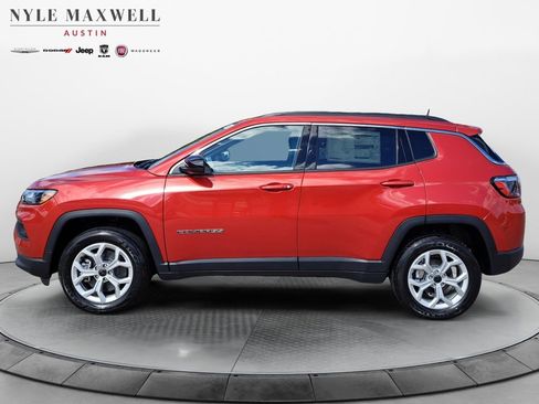 New 2026 Jeep Compass Latitude image 11