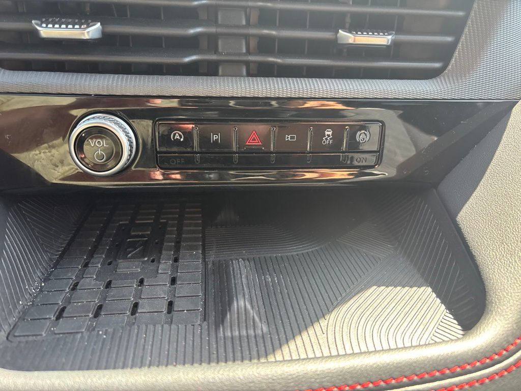 Used 2025 Ford Explorer ST-Line w/ Premium Package RWD image 13