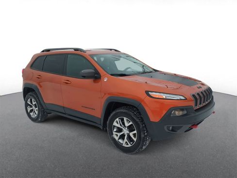 Used 2015 Jeep Cherokee Trailhawk w/ Cold Weather Group image 2