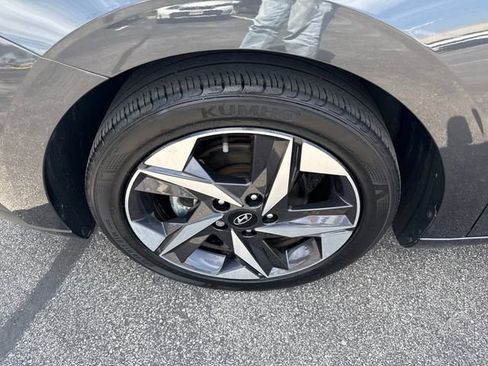 Certified 2023 Hyundai Elantra SEL w/ Convenience Package FWD image 38