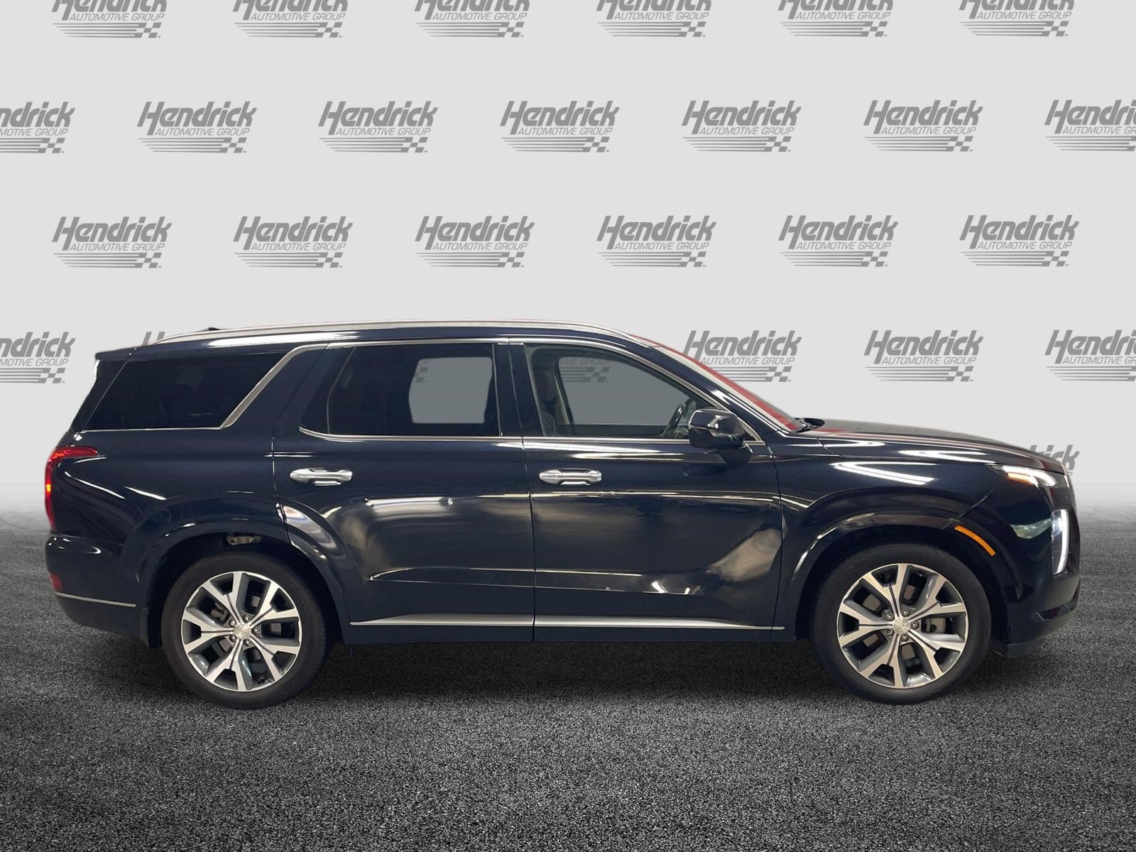 Used 2021 Hyundai Palisade Limited FWD image 3