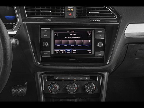 Used 2022 Volkswagen Tiguan S FWD image 35