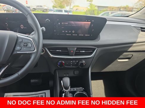 Used 2024 Buick Encore GX Preferred FWD image 19