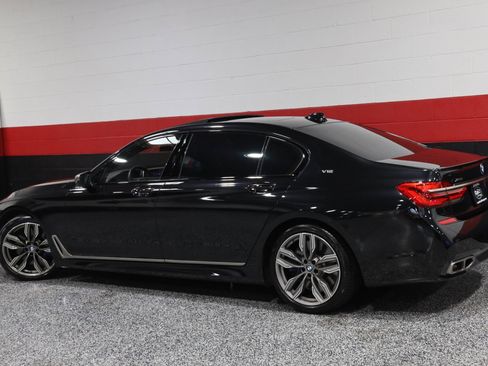 Used 2017 BMW M760i xDrive image 24