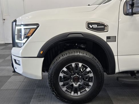 Used 2023 Nissan Titan PRO-4X w/ Pro-4x Convenience Package AWD/4WD image 9
