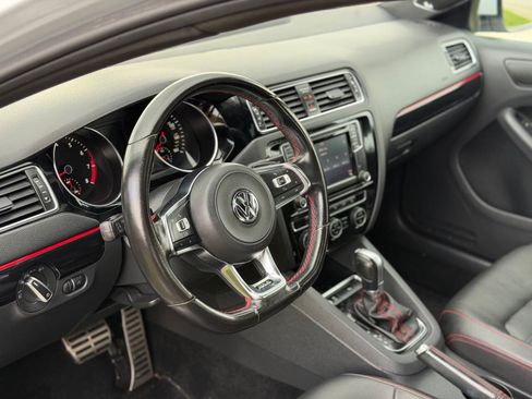 Used 2017 Volkswagen Jetta GLI FWD image 9