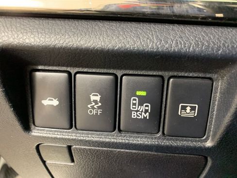 Used 2014 Toyota Avalon Limited w/ Technology Package image 19