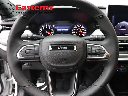 Used 2025 Jeep Compass Limited AWD/4WD image 10