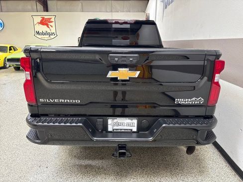 Used 2022 Chevrolet Silverado 3500 High Country w/ Z71 Off-Road Package image 8