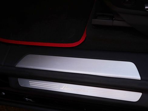 Used 2022 Lamborghini Urus image 17