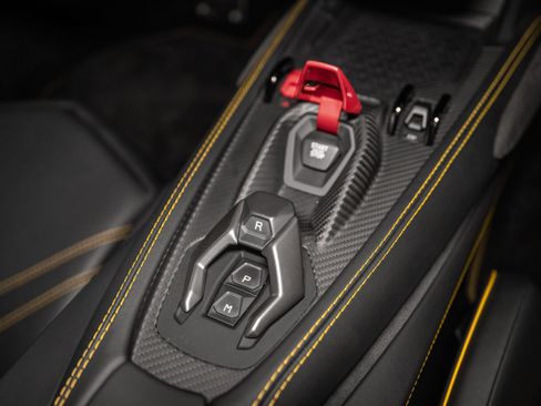 Used 2024 Lamborghini Revuelto image 47