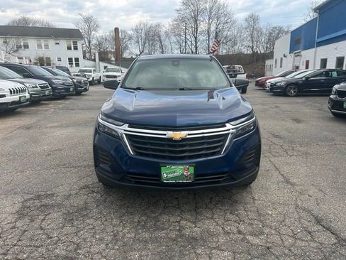 Used 2023 Chevrolet Equinox LS w/ LS Convenience Package AWD/4WD image 3