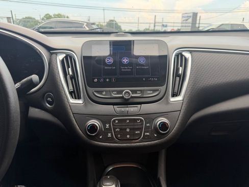 Used 2020 Chevrolet Malibu LT FWD image 24