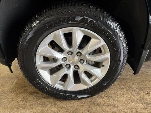 Used 2019 Chevrolet Silverado 1500 Custom w/ Custom Value Package AWD/4WD image 6