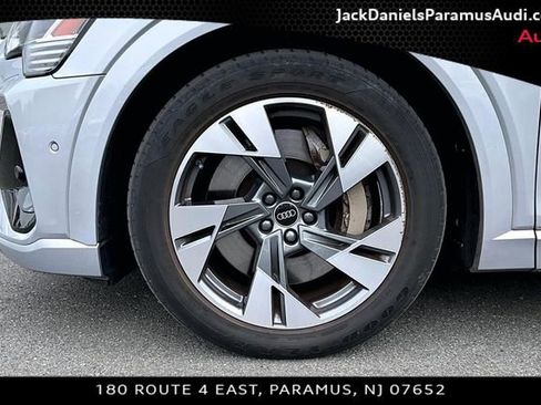 Used 2023 Audi e-tron Premium w/ Convenience Plus Package AWD/4WD image 8