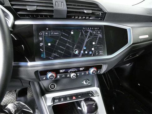 Used 2024 Audi Q3 2.0T Premium Plus image 18