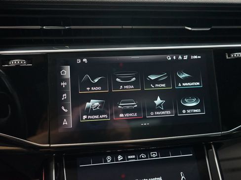 Used 2021 Audi Q8 Premium Plus w/ Premium Plus Package AWD/4WD image 41