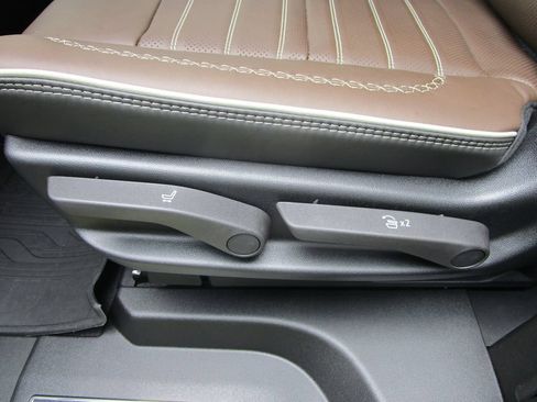 New 2026 GMC Yukon Denali Ultimate AWD/4WD image 21