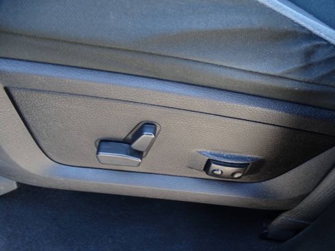 Used 2021 RAM 1500 4x4 Crew Cab Classic SLT w/ Luxury Group image 13