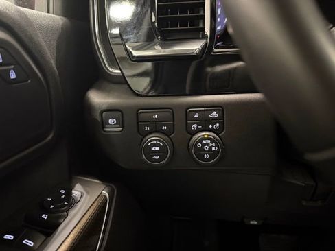 Certified 2025 Chevrolet Silverado 3500 LT w/ Convenience Package image 17