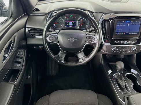 Used 2023 Chevrolet Traverse LT image 16