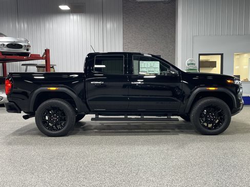New 2026 GMC Canyon Denali w/ LPO, Denali Black Edition AWD/4WD image 6