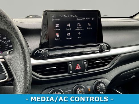 Used 2023 Kia Forte LXS w/ LXS Technology Package FWD image 9