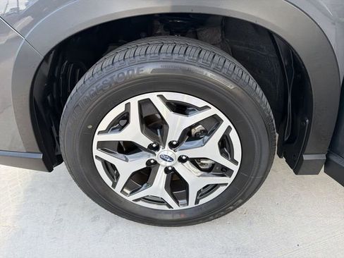 Used 2024 Subaru Forester Premium image 32