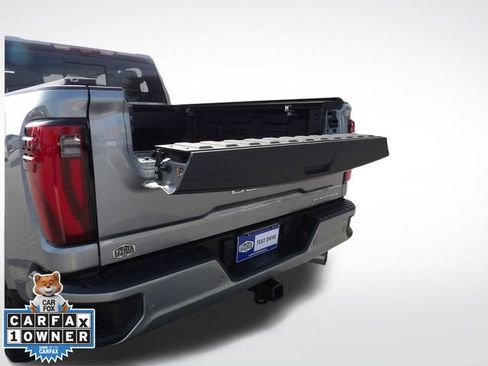 Used 2025 GMC Sierra 2500 Denali Ultimate image 16